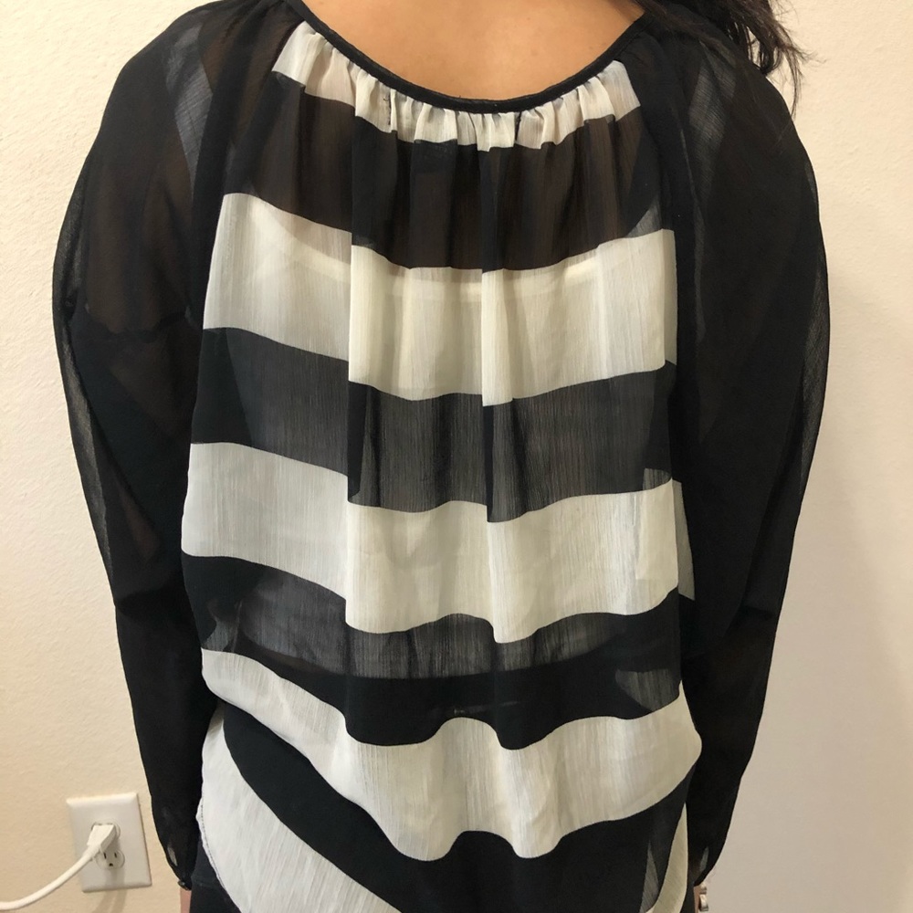 Button down blouse - Picture 2 of 3